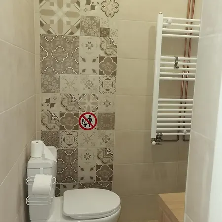 -guest House -ramonda Serbika *