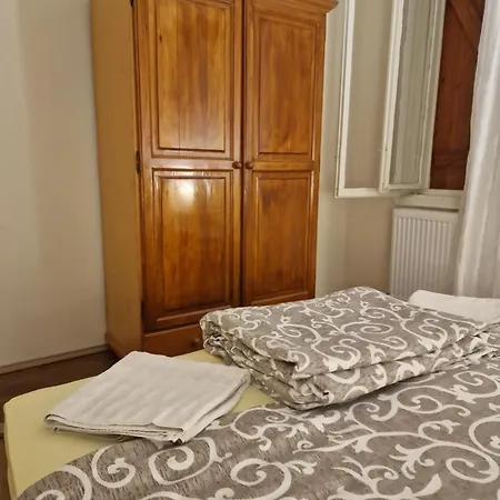 -guest House -ramonda Serbika Ni
