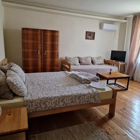 -guest House -ramonda Serbika Country house *
